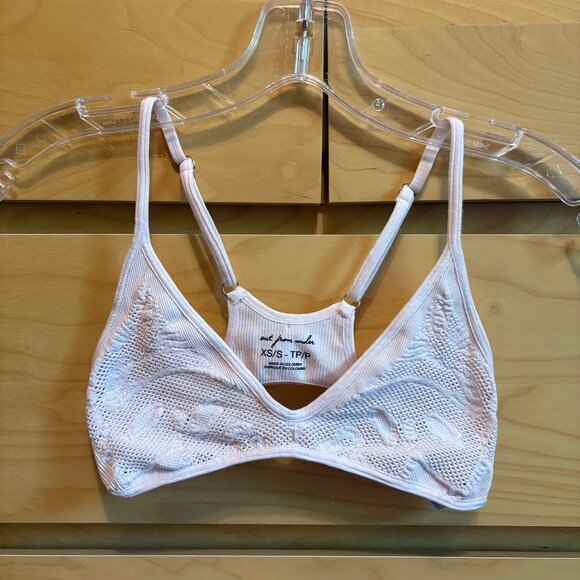NWOT Out from Under Urban Outfitters Seamless Pale Pink Bralette, Size: XS-S - Picture 1 of 3